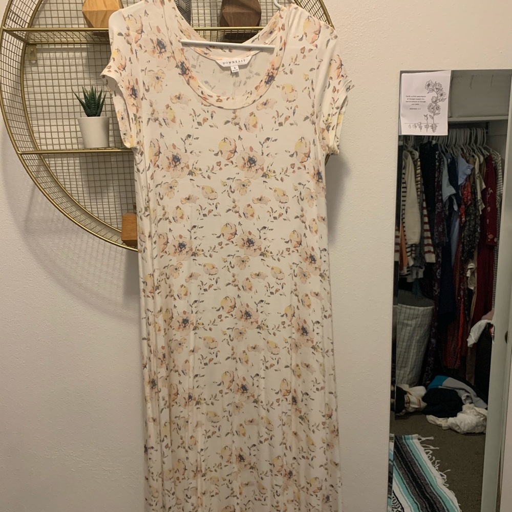 cute floral maxi dress !!